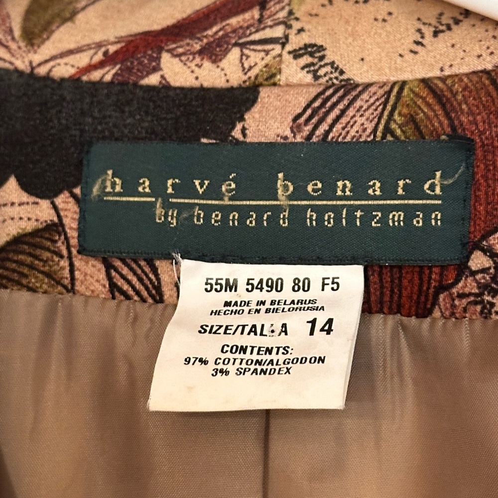 harve benard Blazer with Artistic Design. Size 14 - Picture 4 of 7